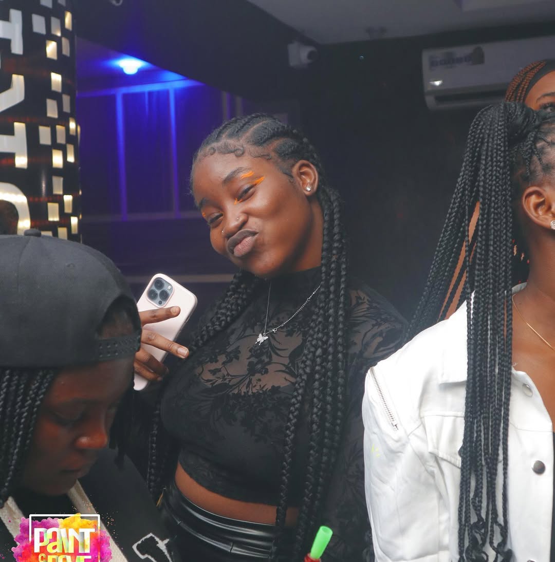 @lascurt underground club wasn’t the regular last Tuesday Paint and Rave was Massive The Alien @princessvanexxa trilling the audience was exciting.#edgerhythm #paintnrave #warri #paintandrave (1)