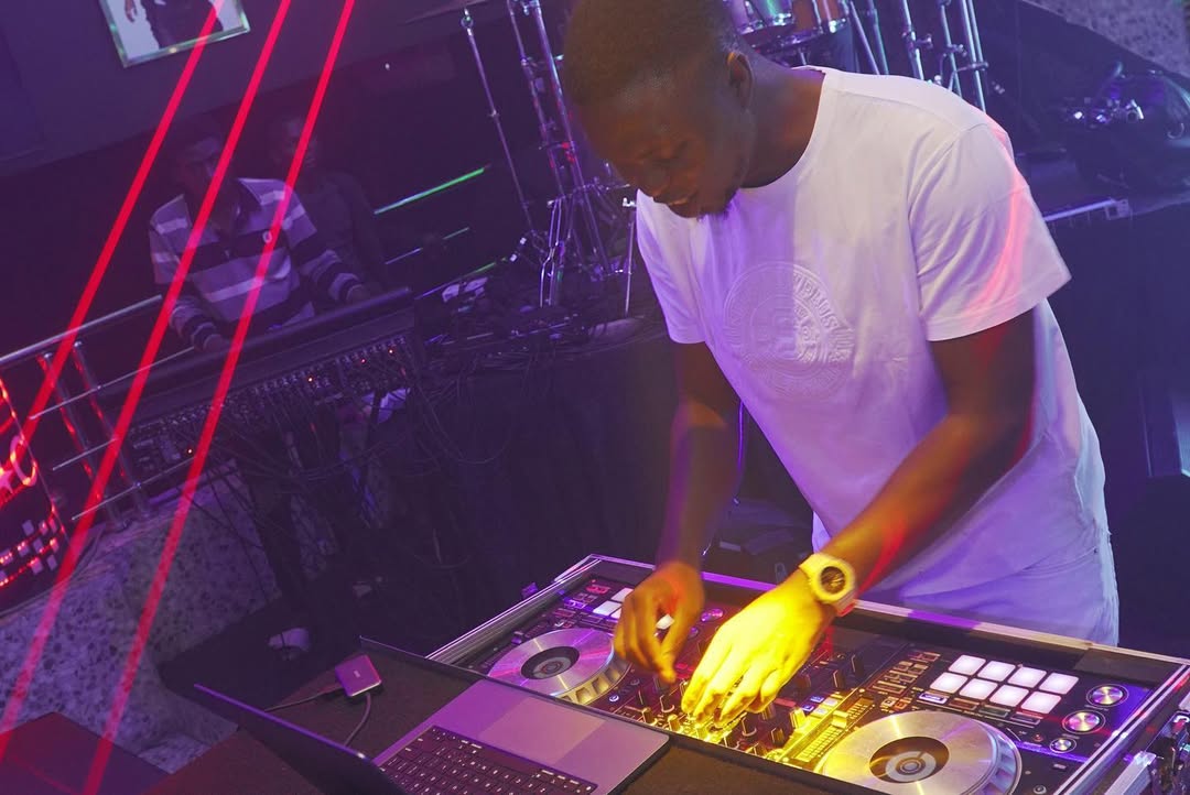 DJ Switchy’s Cam at Paint and Rave @djswitchy #Edgerhythm #paibtandrave #Paintnrave #warri #Daretocreatecampaign (2)